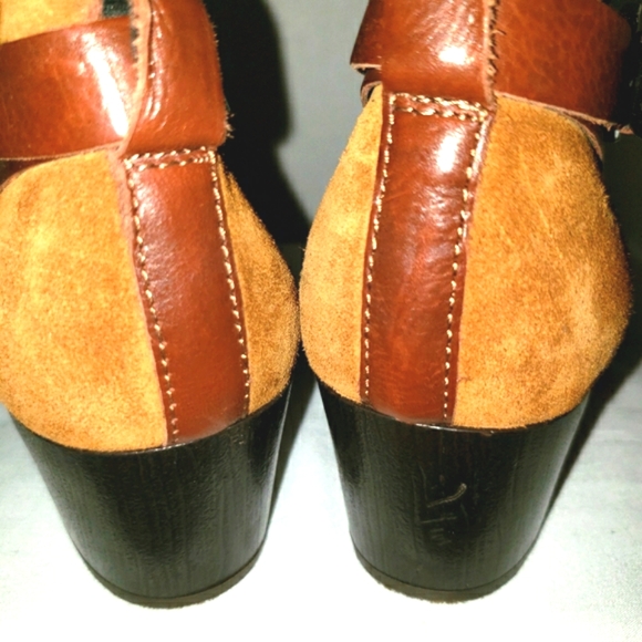 Clarks Narative Brown Suede Bootie 8 M Side Zipper Adjustable Ankle Strap. - Picture 6 of 10